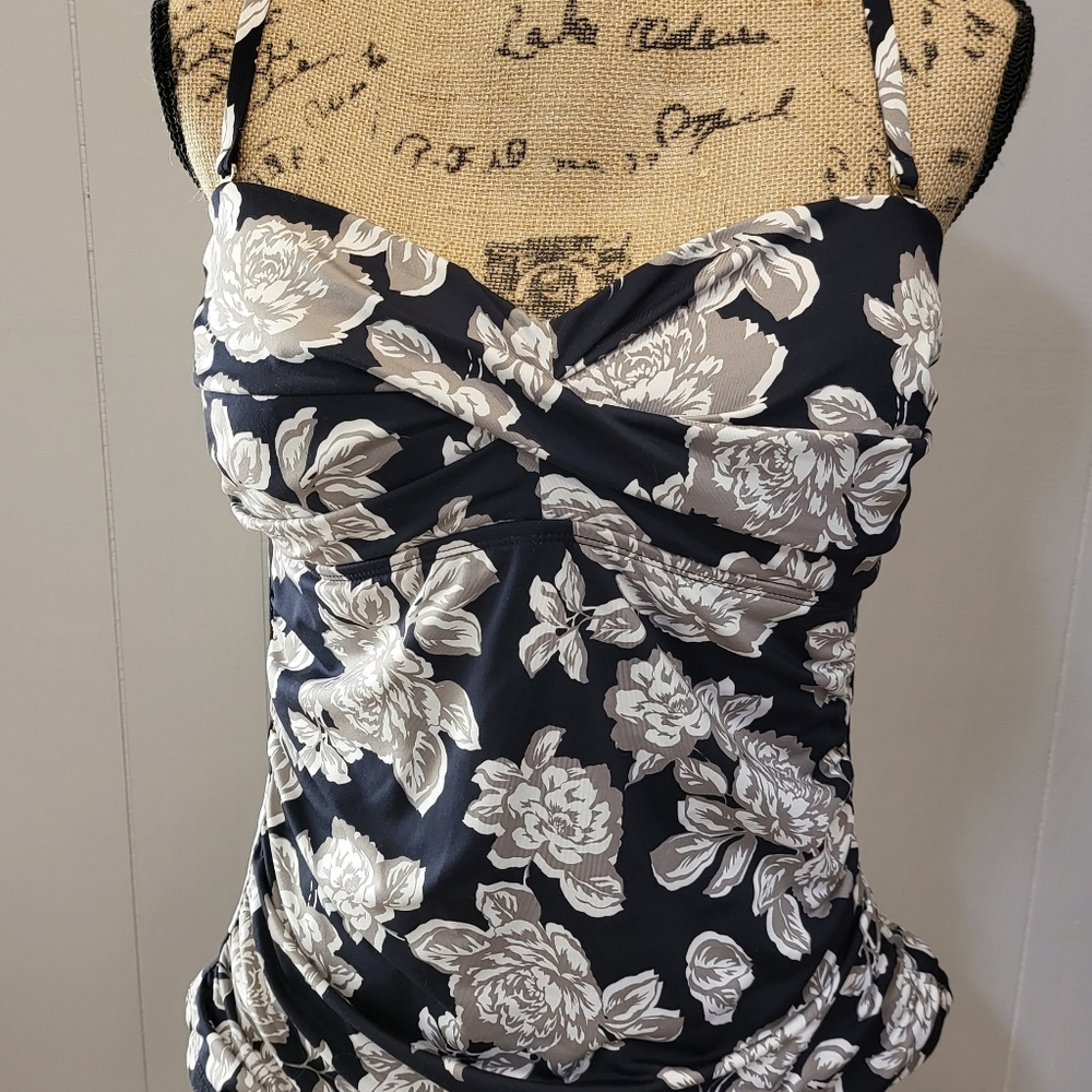 MERONA SWIMMING SUIT TOP WITH REMOVABLE STRAP INCLIDES XL BOTTOMS